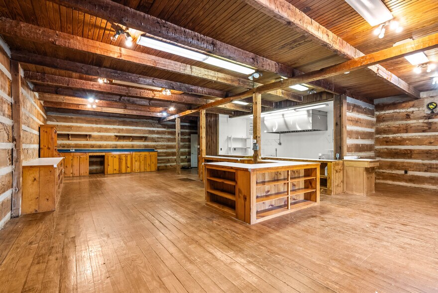 More Photos Of 2350 Squire Boone SW rd, Mauckport General Retail For Lease