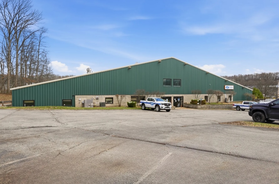 More Photos Of 1035 Executive Dr, Gibsonia Industrial For Sale
