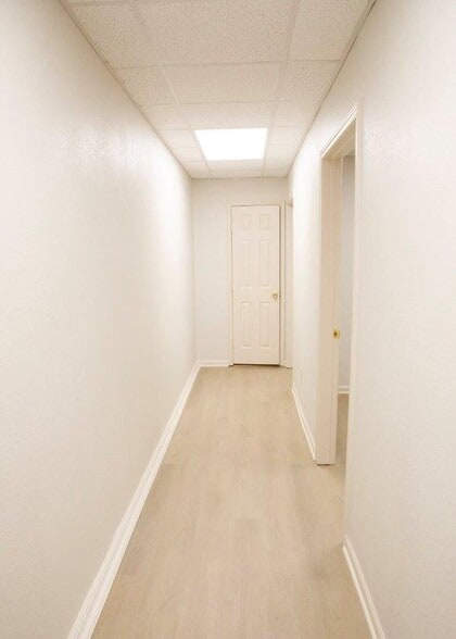 More Photos Of 9818 Whithorn Dr, Houston Office For Sale