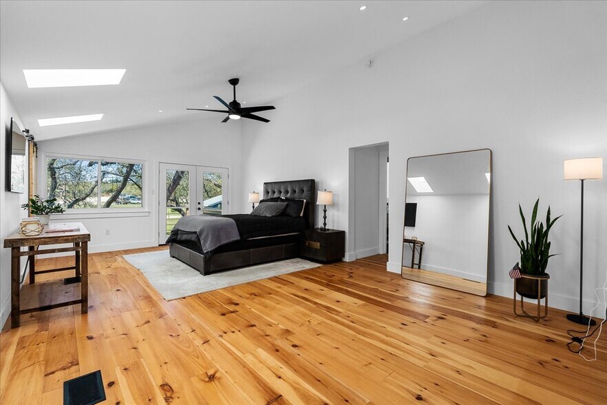 More Photos Of 14519 Fitzhugh Rd, Austin Specialty For Sale