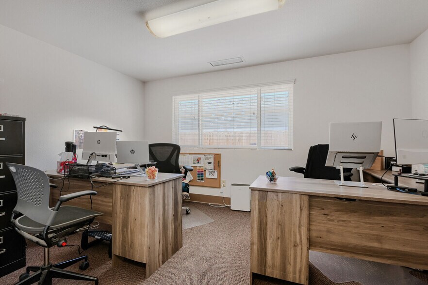 More Photos Of 641 E 112th Ave, Northglenn Veterinarian Kennel For Sale