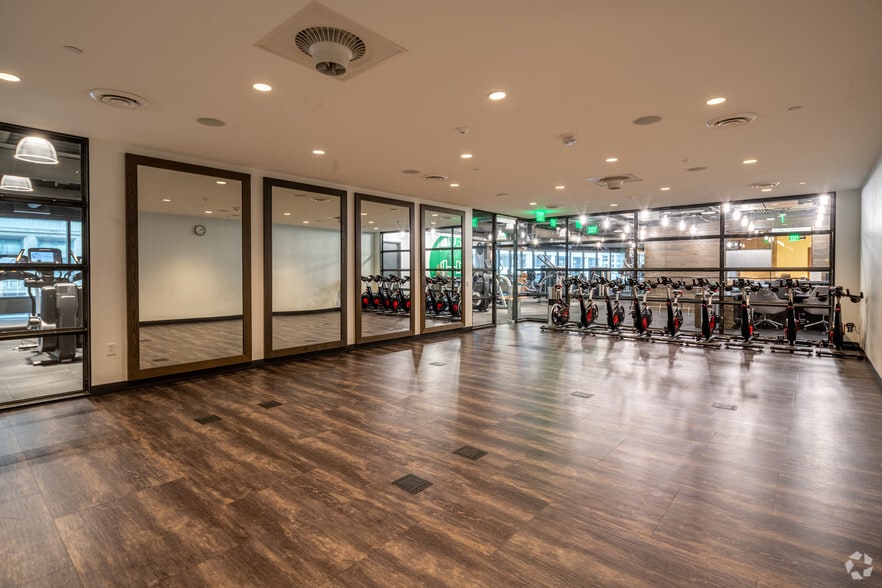 More Photos Of 100 S 5th St, Minneapolis Office For Lease