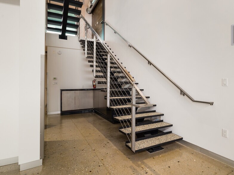 More Photos Of 215-237 California St, El Segundo Loft Creative Space For Lease