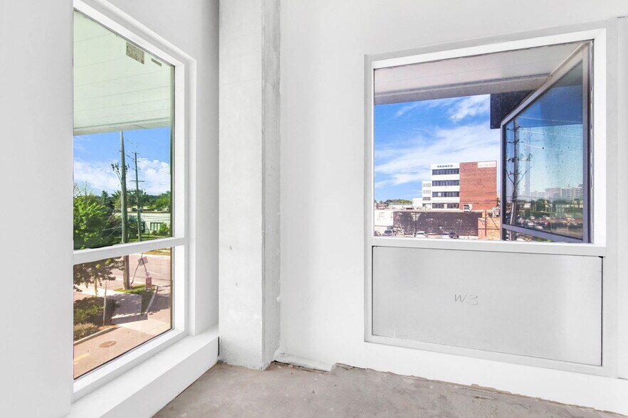 More Photos Of 1275 Finch Av W, Toronto Office For Sale