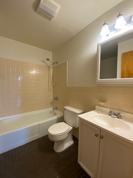 More Photos Of 140-144 Union St, Poughkeepsie Apartments For Sale