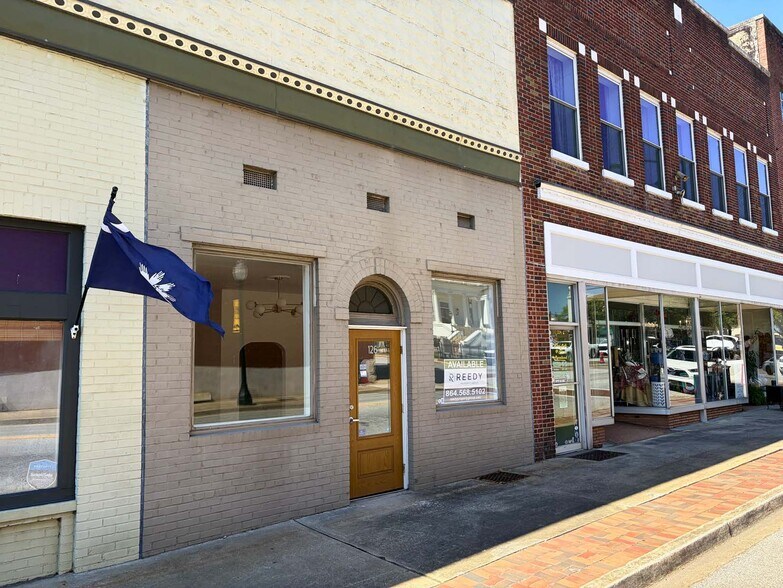 Primary Photo Of 126 E Main St, Laurens Storefront For Lease