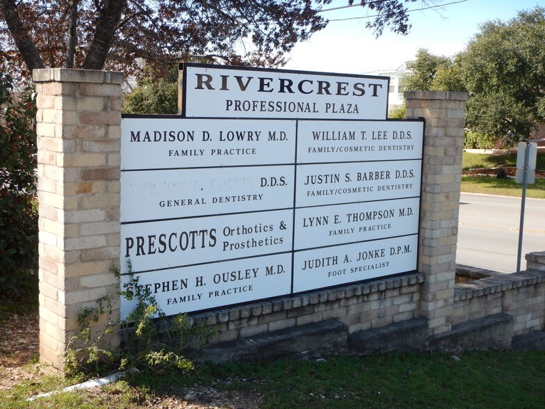 More Photos Of 955 Loop 337, New Braunfels Office For Lease