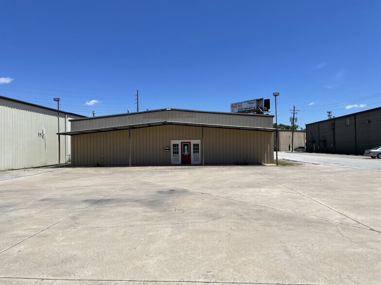 More Photos Of 10147 Industrial Dr NE, Covington Distribution For Lease