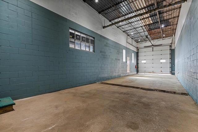 More Photos Of 8889 Oakwood Ave, Neenah Service For Sale