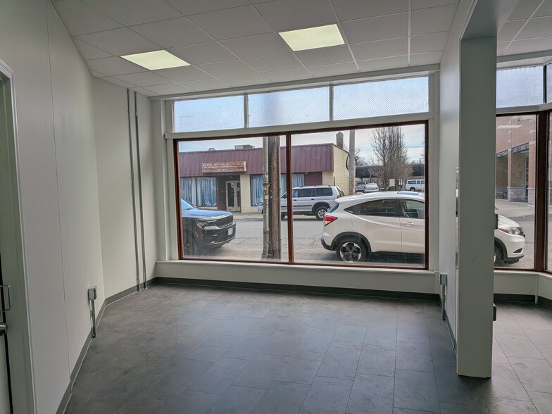 More Photos Of 3 Cedar St, Kingston Storefront Retail Office For Lease