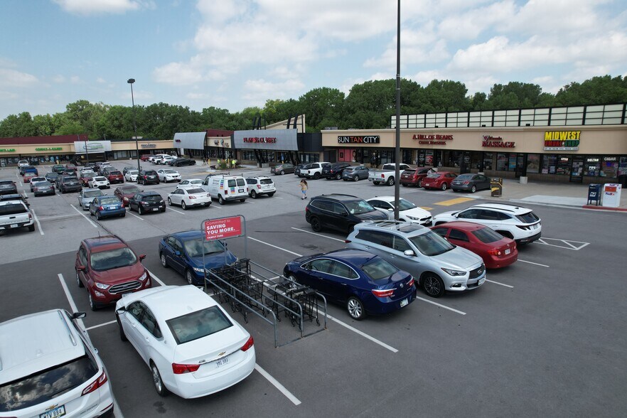 More Photos Of 14404-14630 W Center Rd, Omaha Unknown For Lease