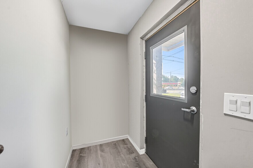 More Photos Of 2605 US 130, Cinnaminson Office For Lease