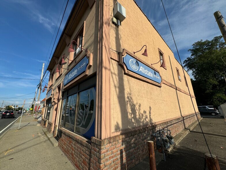More Photos Of 51-53 W Montauk Hwy, Lindenhurst Storefront Retail Residential For Sale