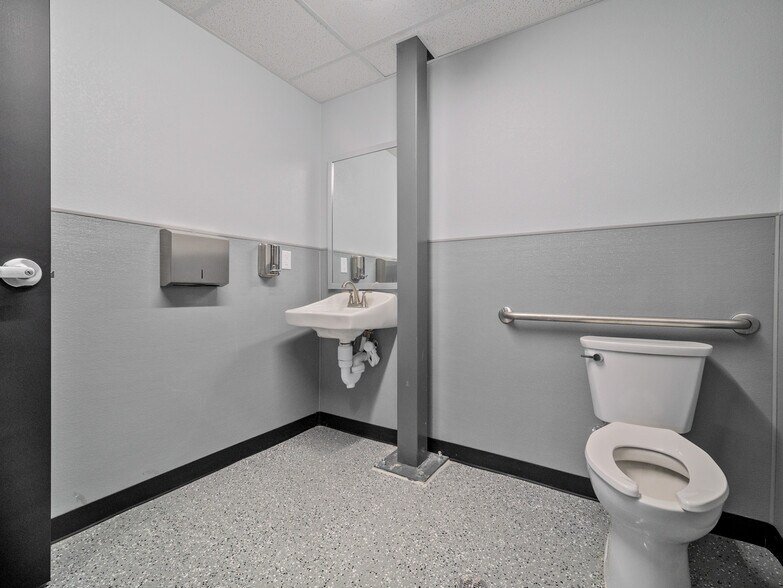 More Photos Of 2000 S 15th St, Laramie Industrial For Sale