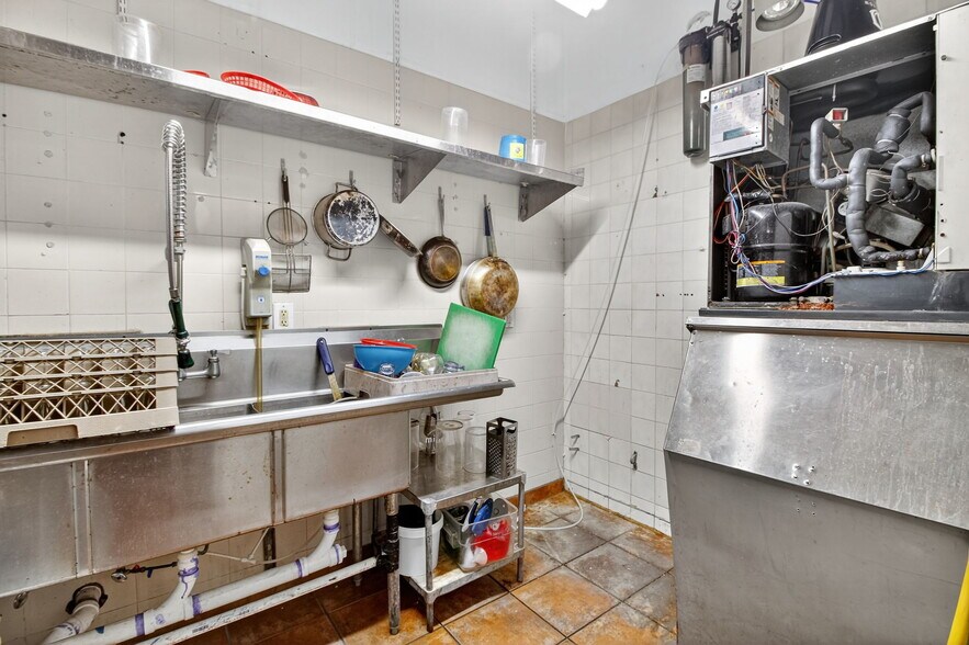 More Photos Of 1200-1210 Washington Ave, Miami Beach, Miami Beach Storefront Retail Office For Lease