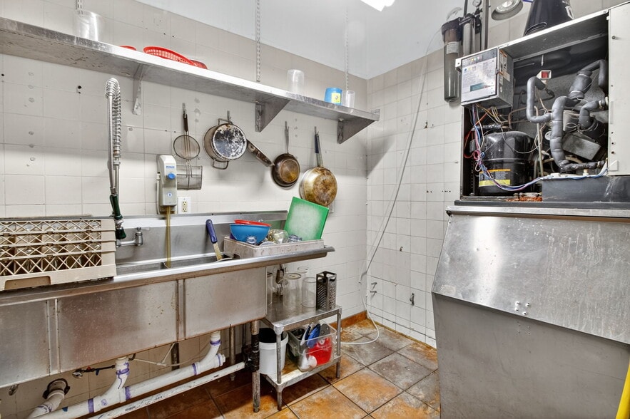 More Photos Of 1220-1220 Washington Ave, Miami Beach Restaurant For Lease