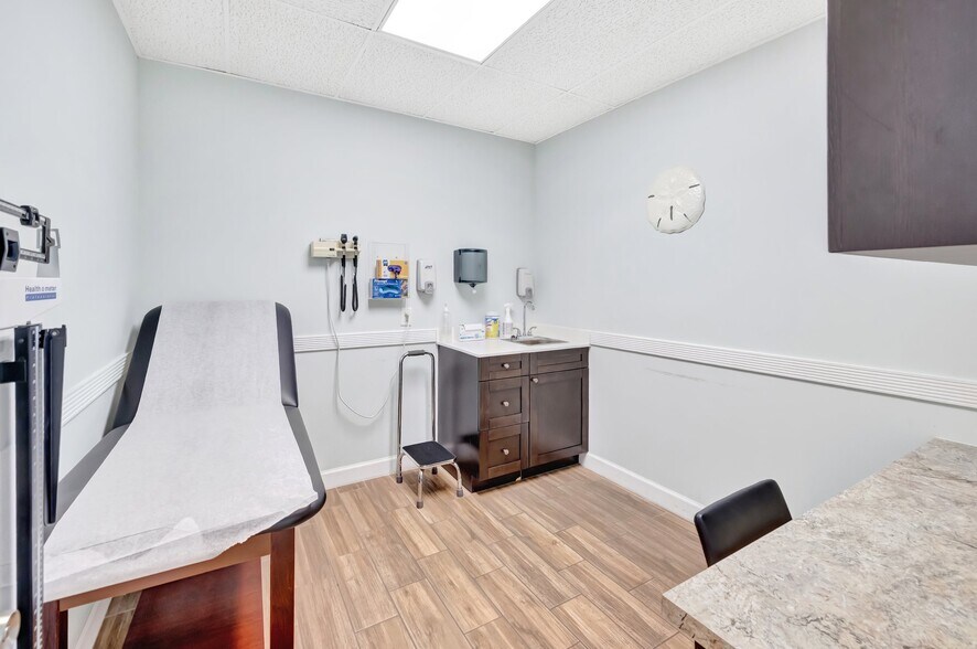 More Photos Of 3157 N University Dr, Davie Medical For Lease