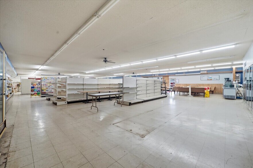 More Photos Of 407 Main St, Union Freestanding For Sale