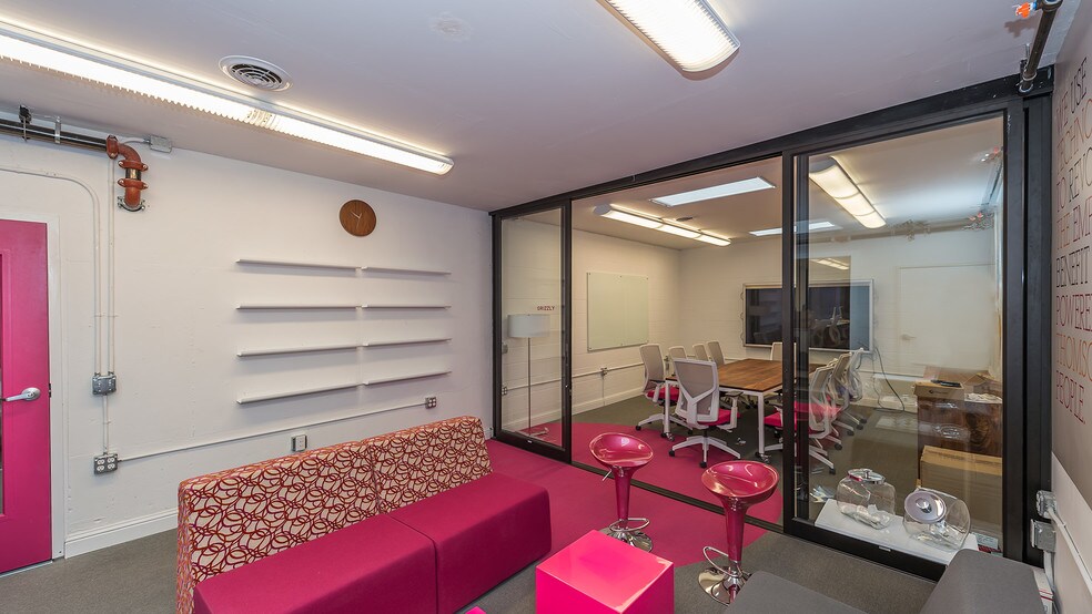 More Photos Of 1426 Burlingame Ave, Burlingame Storefront Retail Residential For Lease