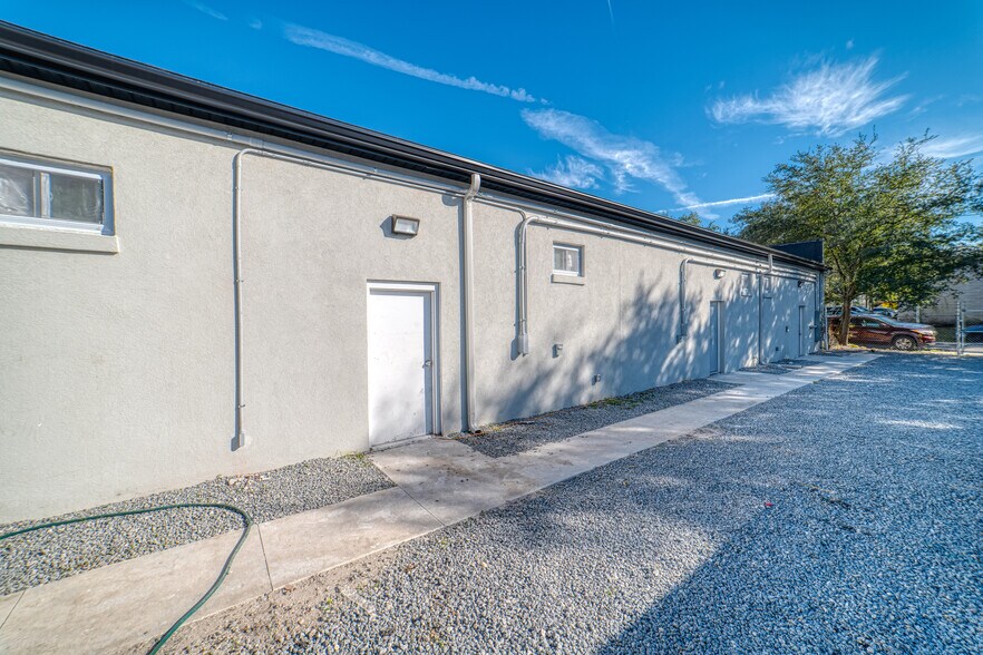 More Photos Of 1044-1050 Cassat Ave, Jacksonville Storefront For Sale