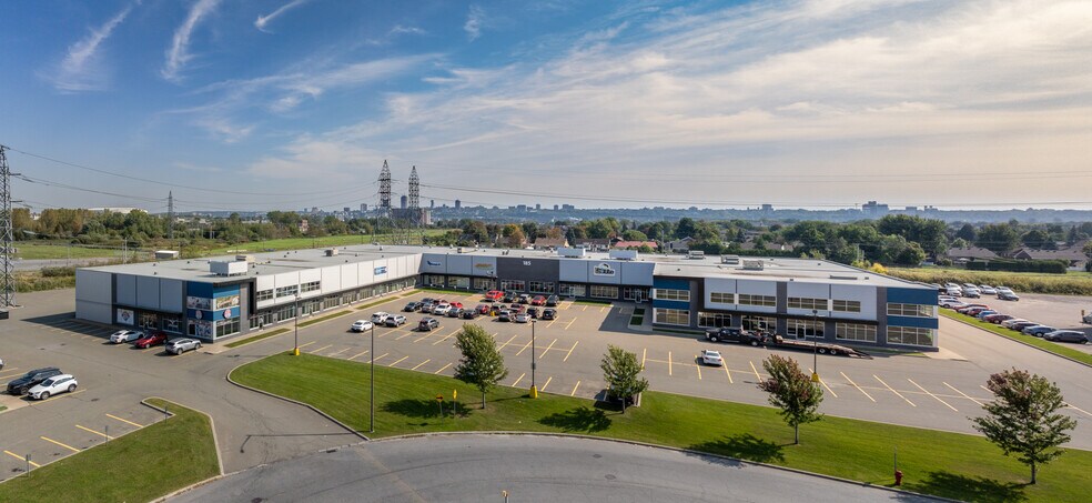 More Photos Of 185 Rue Fortin, Québec Distribution For Lease