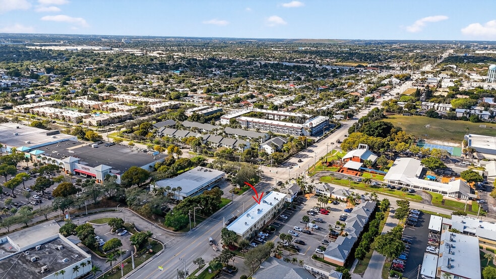 More Photos Of 665 SE 10th St, Deerfield Beach Medical For Sale