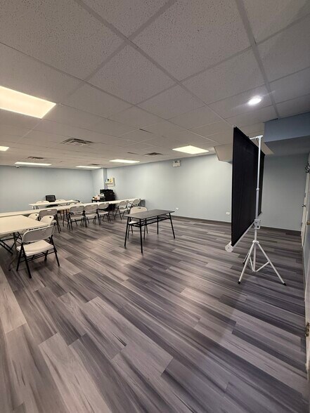 More Photos Of 2715 N Central Ave, Chicago Medical For Lease