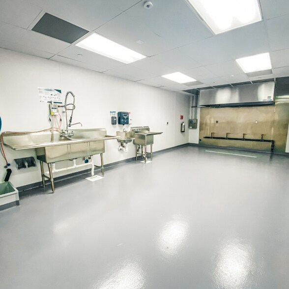 More Photos Of 1499 Regal Row, Dallas Restaurant For Lease