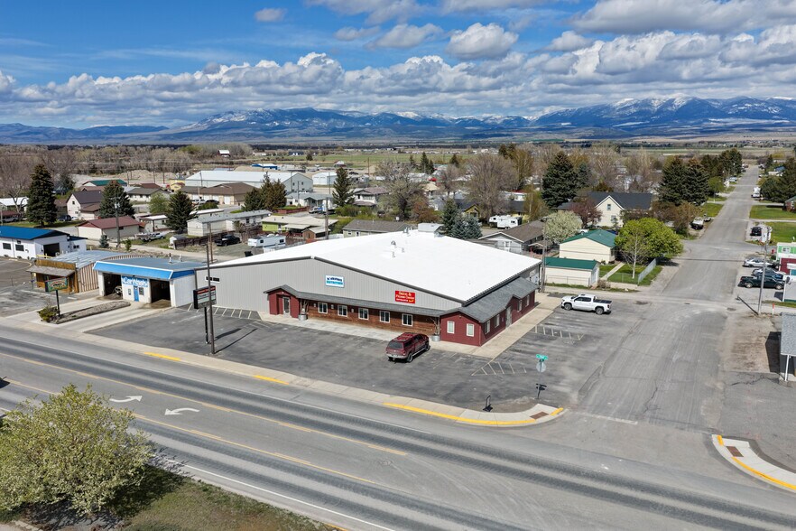 More Photos Of 500 N Front St, Townsend General Retail For Sale