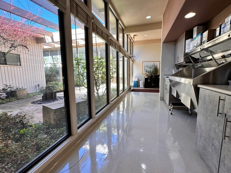 More Photos Of 139 Arch St, Redwood City Medical For Lease