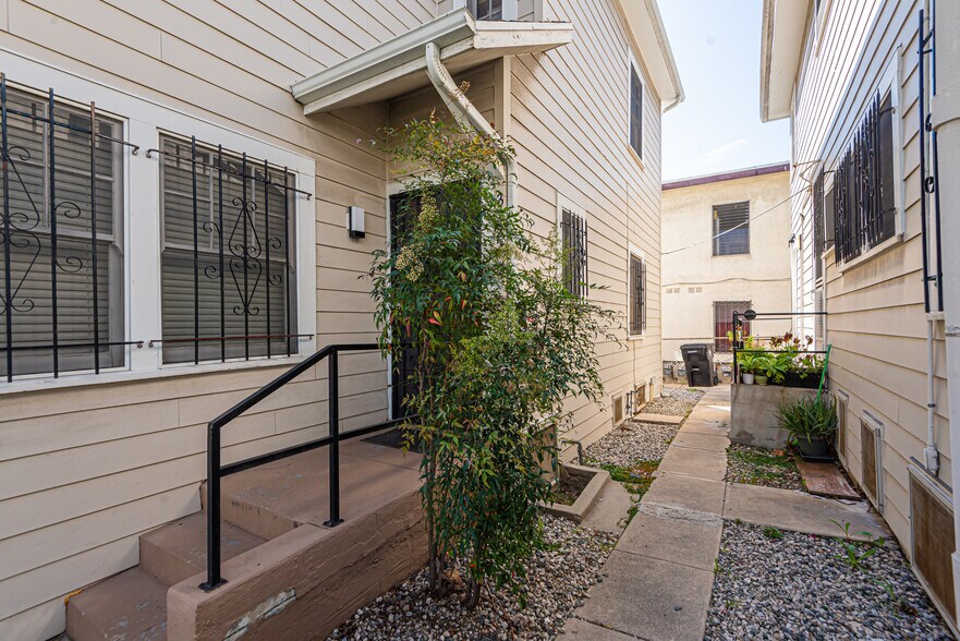 More Photos Of 3220 W 2nd St, Los Angeles Multifamily For Sale