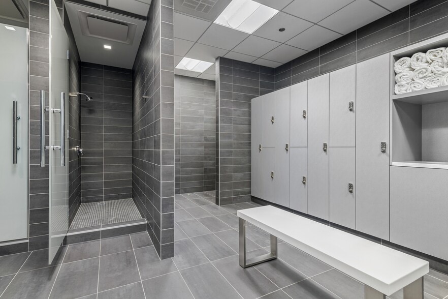 More Photos Of 455 N Cityfront Plaza Dr, Chicago Office For Lease