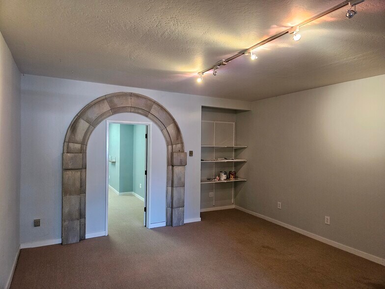 More Photos Of 25 Tamalpais Ave, San Anselmo Office For Lease