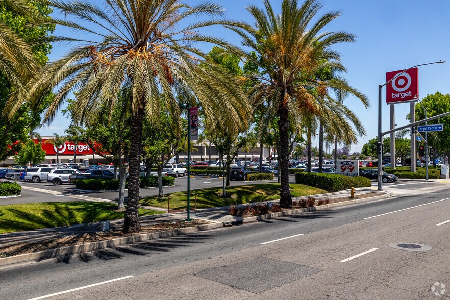 More Photos Of 12100 Harbor Blvd, Garden Grove Unknown For Lease