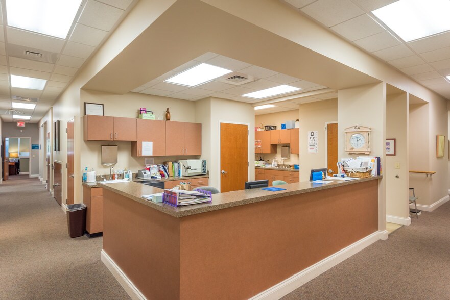 More Photos Of 897 Von Kolnitz Rd, Mount Pleasant Medical For Lease