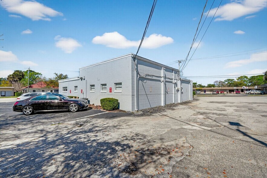 More Photos Of 325 S Yonge St, Ormond Beach Medical For Sale