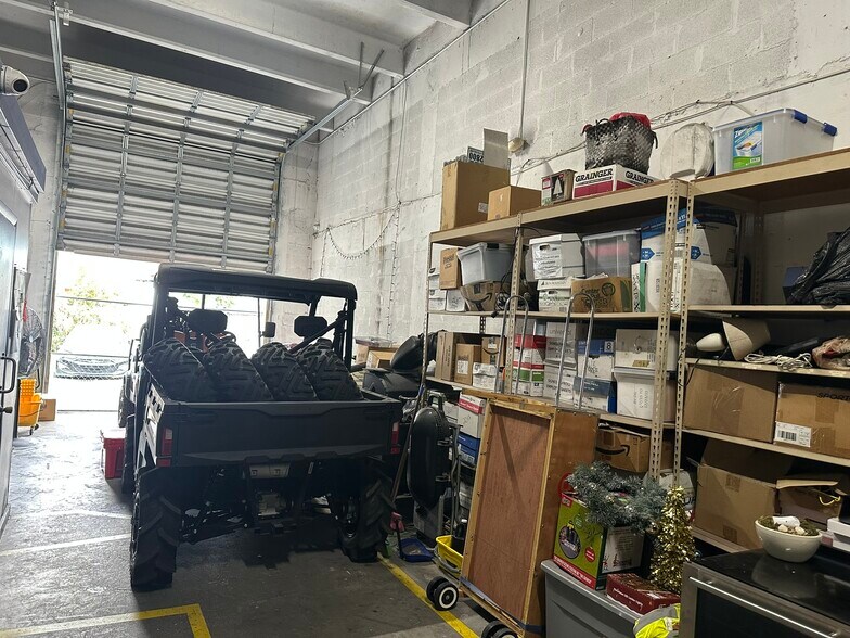 More Photos Of 9180 NW 119th St, Hialeah Warehouse For Sale