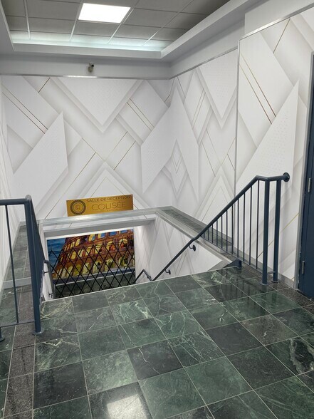 More Photos Of 3858-3870 Notre-Dame, Laval Office For Sale