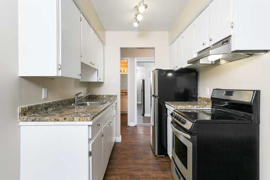 More Photos Of 610 Blackford St, New Westminster Apartments For Sale
