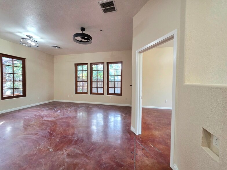 More Photos Of 250 Vallombrosa Ave, Chico Storefront Retail Office For Lease