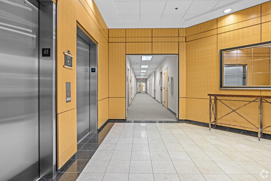 More Photos Of 1040 University Blvd, Portsmouth Office For Sale