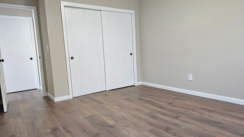 More Photos Of 610 E Pine St, Lodi Apartments For Sale