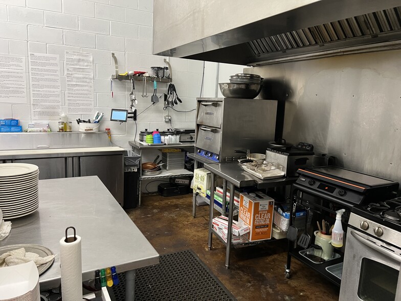 More Photos Of 503-505 S Main St, Calvert Restaurant For Sale