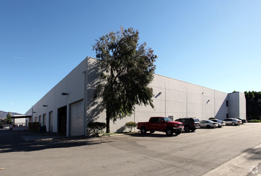 More Photos Of 225 Parkside Dr, San Fernando Distribution For Lease