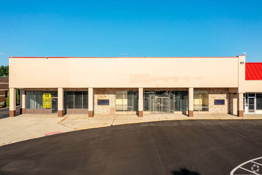 More Photos Of 4813-4945 Clio Rd, Flint Unknown For Lease