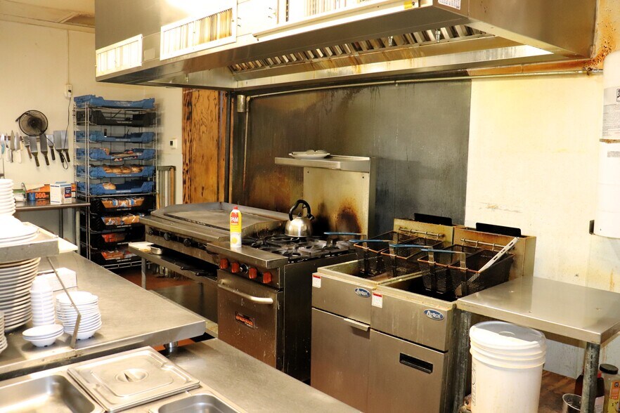 More Photos Of 1113 Main St, Commerce Restaurant For Sale