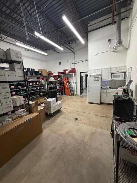 More Photos Of 15000-15100 N 23rd Ave, Plymouth Research And Development For Lease
