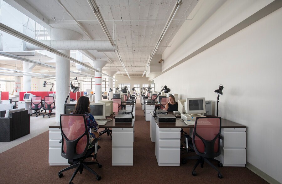 More Photos Of 1201 S Grand Ave, Los Angeles Warehouse For Lease