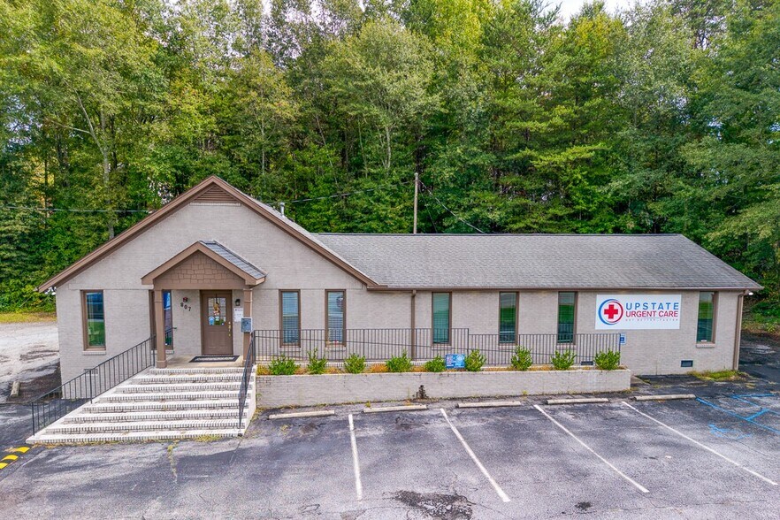 More Photos Of 807 S Pendleton St, Easley Medical For Sale