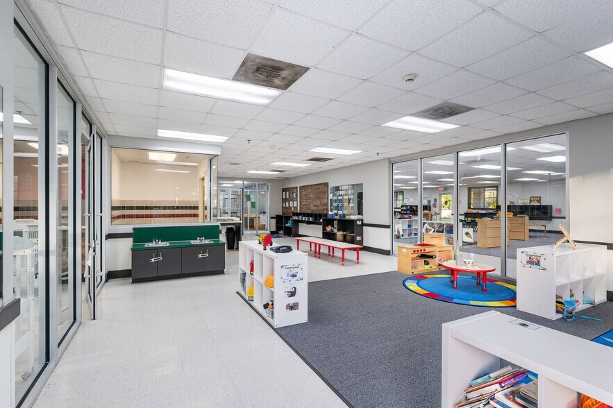 More Photos Of 10002 Camino Bandera, San Antonio Daycare Center For Sale